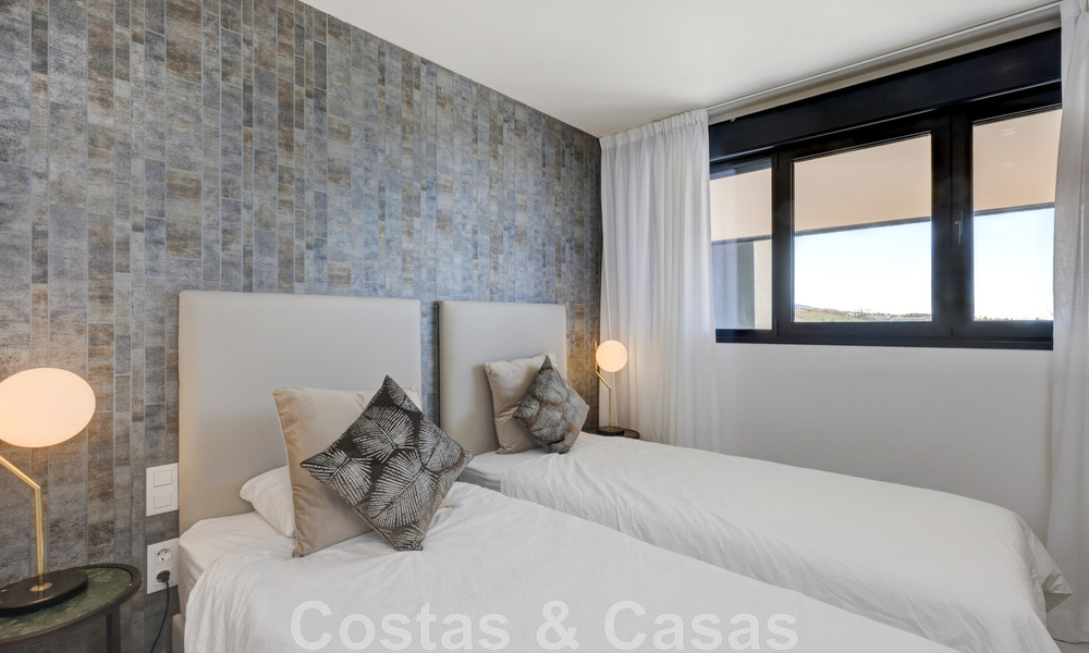 Moderno apartamento de 3 dormitorios en alquilar en un complejo de golf en la Nueva Milla de Oro, entre Marbella y Estepona 45580