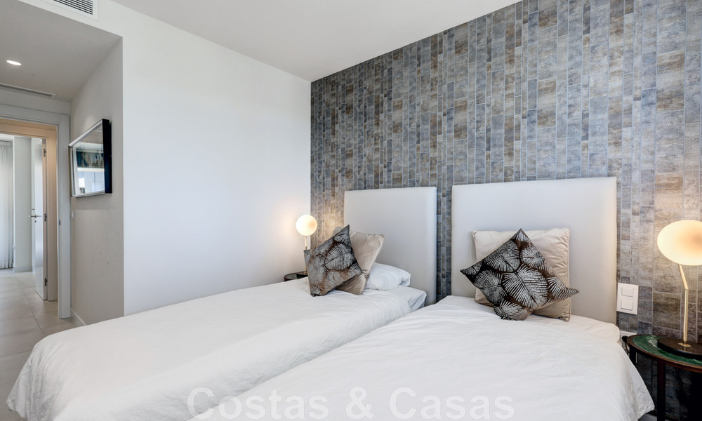 Moderno apartamento de 3 dormitorios en alquilar en un complejo de golf en la Nueva Milla de Oro, entre Marbella y Estepona 45581