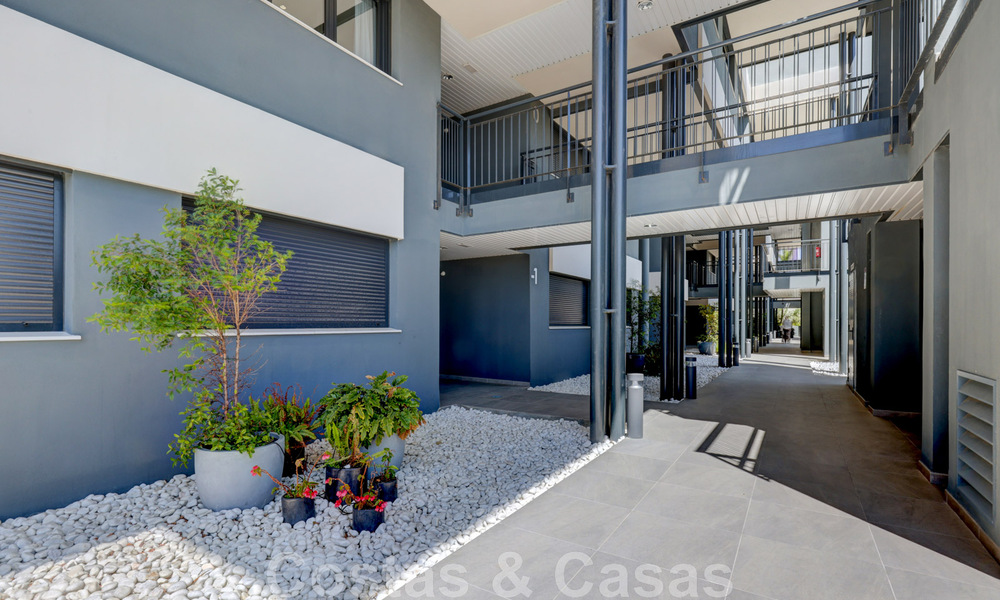 Moderno apartamento de 3 dormitorios en alquilar en un complejo de golf en la Nueva Milla de Oro, entre Marbella y Estepona 45586