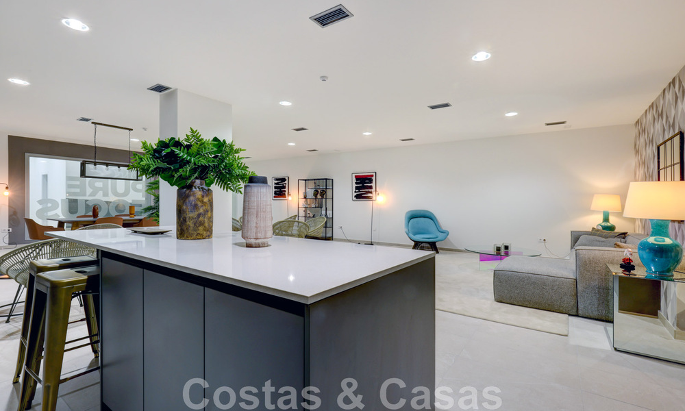 Moderno apartamento de 3 dormitorios en alquilar en un complejo de golf en la Nueva Milla de Oro, entre Marbella y Estepona 45593