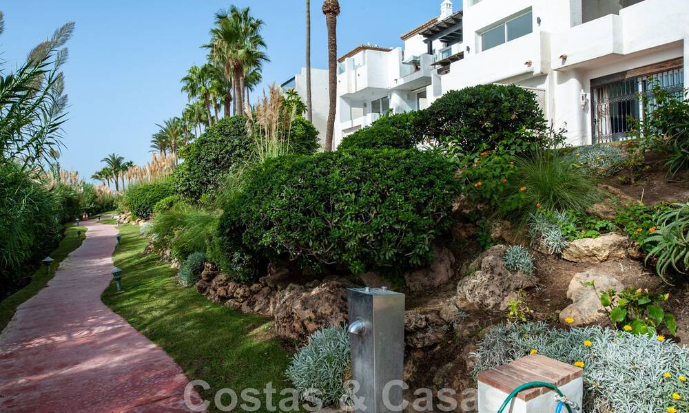 Apartamentos en primera línea de playa en venta en Puente Romano, con vistas al mar, en la Milla de Oro de Marbella 45667