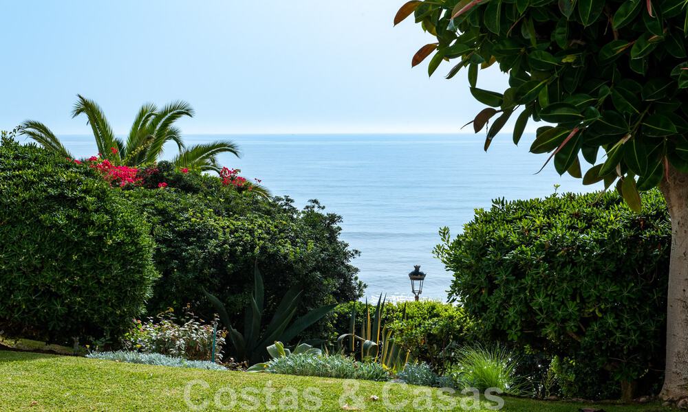 Apartamentos en primera línea de playa en venta en Puente Romano, con vistas al mar, en la Milla de Oro de Marbella 45668