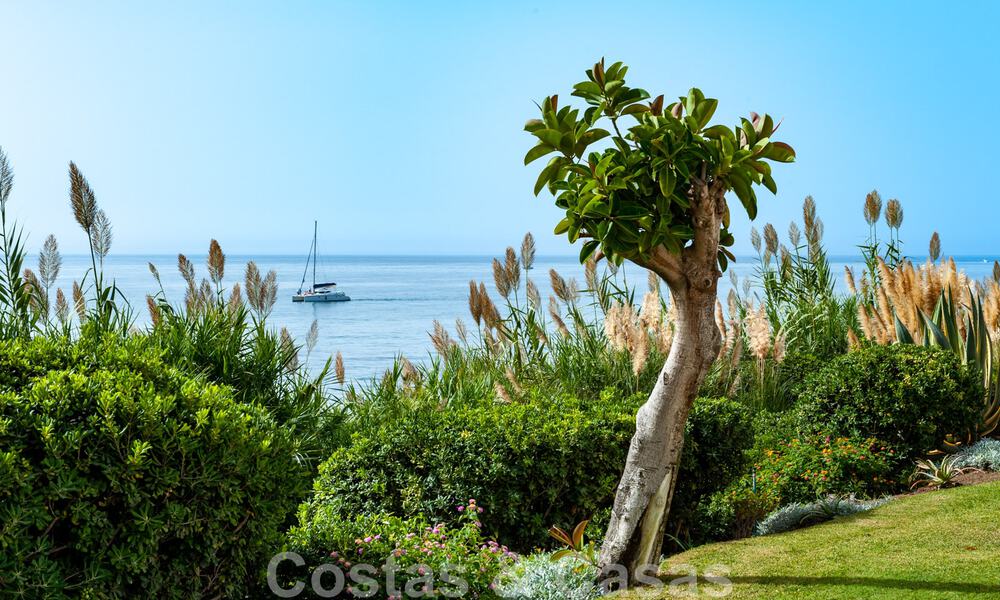 Apartamentos en primera línea de playa en venta en Puente Romano, con vistas al mar, en la Milla de Oro de Marbella 45669