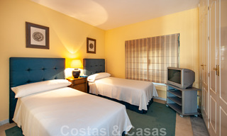 Apartamentos en primera línea de playa en venta en Puente Romano, con vistas al mar, en la Milla de Oro de Marbella 45690 