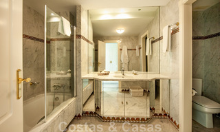 Apartamentos en primera línea de playa en venta en Puente Romano, con vistas al mar, en la Milla de Oro de Marbella 45691 