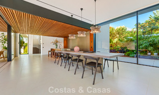 Villa de diseño vanguardista en venta con numerosas comodidades de lujo en Nueva Andalucía, Marbella 786082 