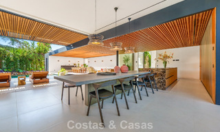 Villa de diseño vanguardista en venta con numerosas comodidades de lujo en Nueva Andalucía, Marbella 786084 