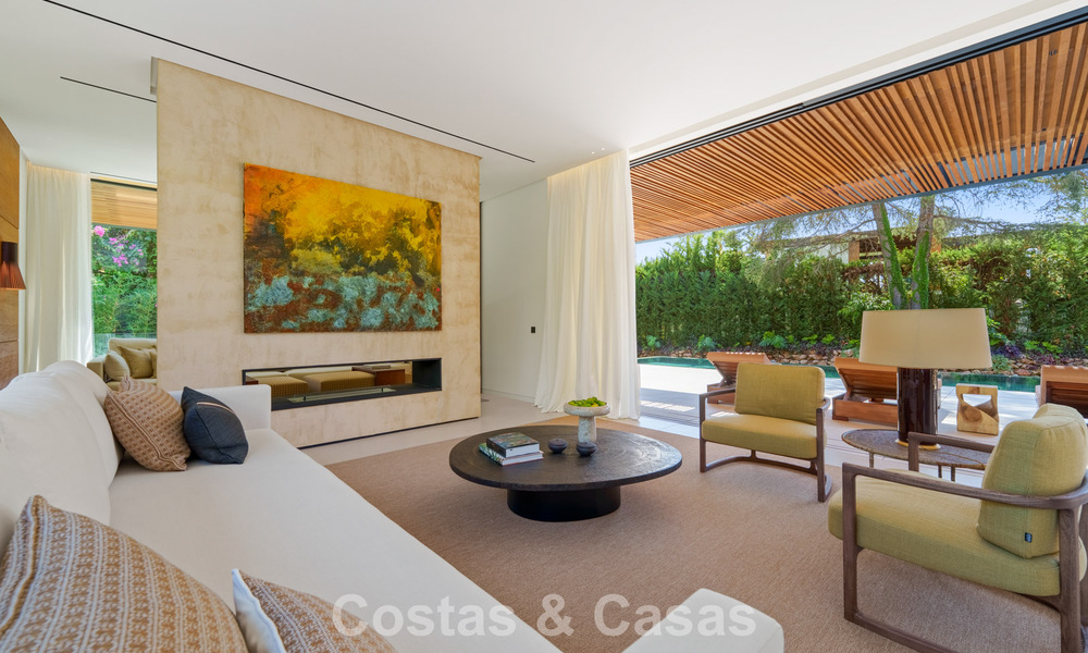 Villa de diseño vanguardista en venta con numerosas comodidades de lujo en Nueva Andalucía, Marbella 786085