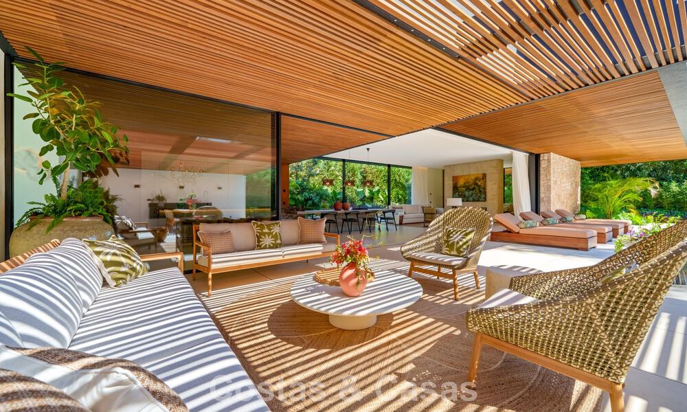 Villa de diseño vanguardista en venta con numerosas comodidades de lujo en Nueva Andalucía, Marbella 786089
