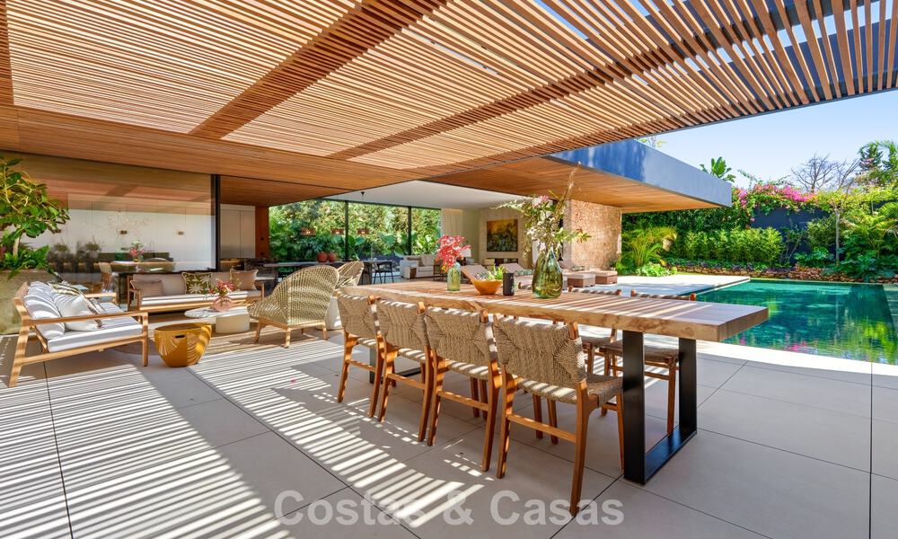 Villa de diseño vanguardista en venta con numerosas comodidades de lujo en Nueva Andalucía, Marbella 786090