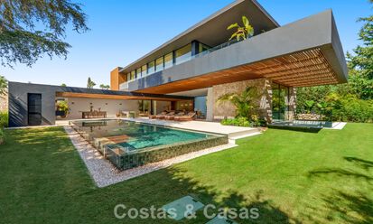 Villa de diseño vanguardista en venta con numerosas comodidades de lujo en Nueva Andalucía, Marbella 786093