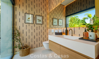 Villa de diseño vanguardista en venta con numerosas comodidades de lujo en Nueva Andalucía, Marbella 786095 