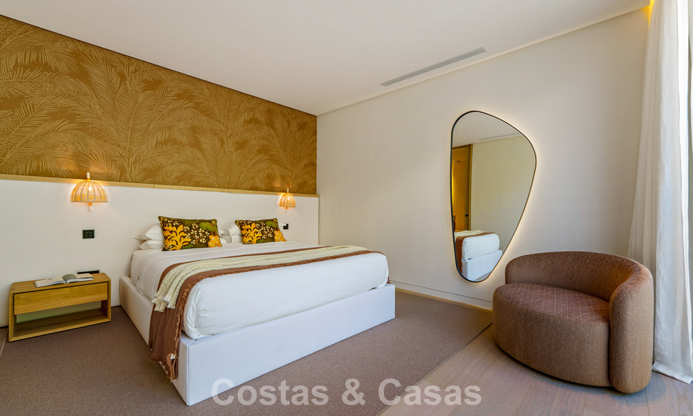 Villa de diseño vanguardista en venta con numerosas comodidades de lujo en Nueva Andalucía, Marbella 786096