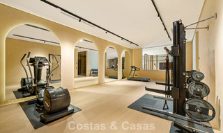 Villa de diseño vanguardista en venta con numerosas comodidades de lujo en Nueva Andalucía, Marbella 786108 