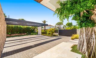 Villa de diseño vanguardista en venta con numerosas comodidades de lujo en Nueva Andalucía, Marbella 786115 