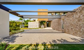Villa de diseño vanguardista en venta con numerosas comodidades de lujo en Nueva Andalucía, Marbella 786116 