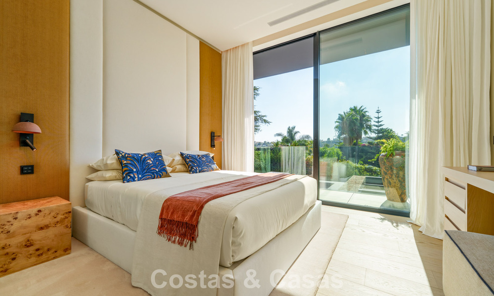 Villa de diseño vanguardista en venta con numerosas comodidades de lujo en Nueva Andalucía, Marbella 786117