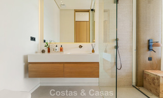 Villa de diseño vanguardista en venta con numerosas comodidades de lujo en Nueva Andalucía, Marbella 786119 