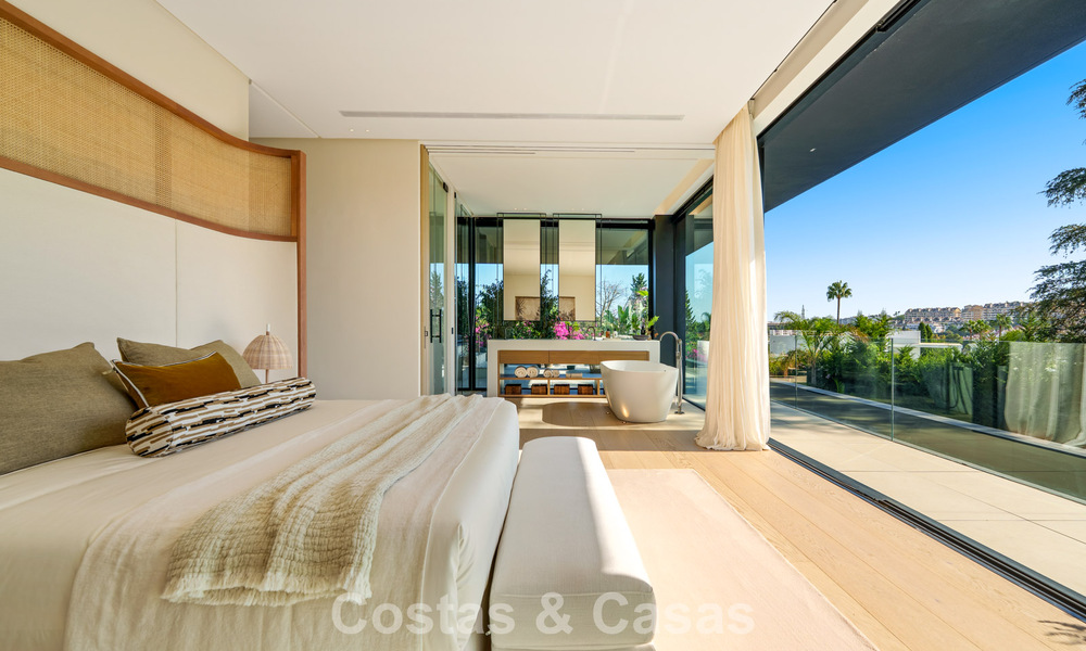 Villa de diseño vanguardista en venta con numerosas comodidades de lujo en Nueva Andalucía, Marbella 786120