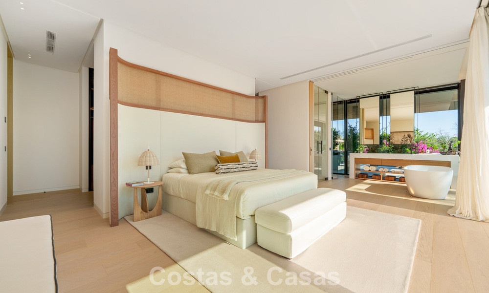 Villa de diseño vanguardista en venta con numerosas comodidades de lujo en Nueva Andalucía, Marbella 786121