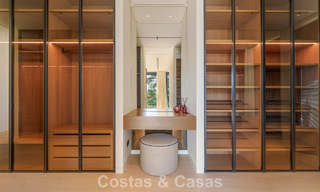 Villa de diseño vanguardista en venta con numerosas comodidades de lujo en Nueva Andalucía, Marbella 786124 