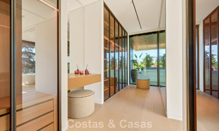 Villa de diseño vanguardista en venta con numerosas comodidades de lujo en Nueva Andalucía, Marbella 786126 