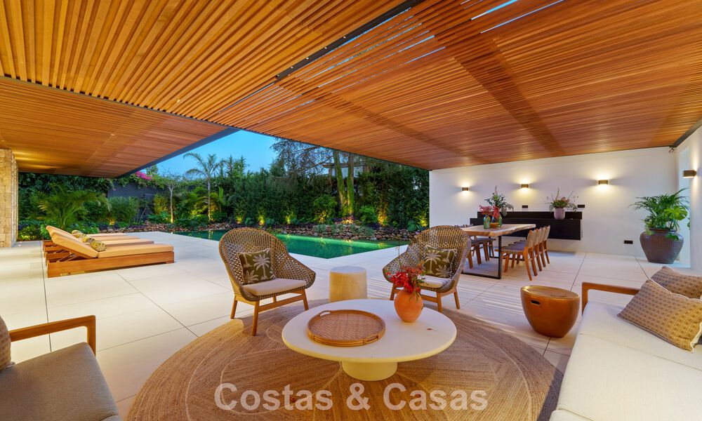 Villa de diseño vanguardista en venta con numerosas comodidades de lujo en Nueva Andalucía, Marbella 786128