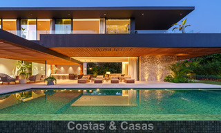 Villa de diseño vanguardista en venta con numerosas comodidades de lujo en Nueva Andalucía, Marbella 786129 