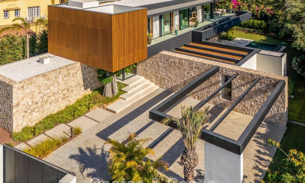 Villa de diseño vanguardista en venta con numerosas comodidades de lujo en Nueva Andalucía, Marbella 786135