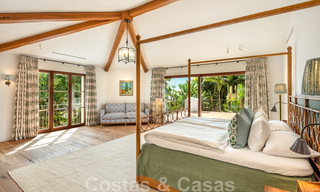 Villa de estilo boutique en venta, a un paso de la playa en la codiciada Milla de Oro de Marbella 45712 