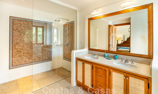 Villa de estilo boutique en venta, a un paso de la playa en la codiciada Milla de Oro de Marbella 45715 