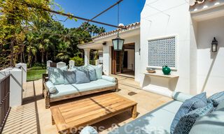 Villa de estilo boutique en venta, a un paso de la playa en la codiciada Milla de Oro de Marbella 45728 