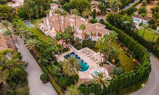 Villa de estilo boutique en venta, a un paso de la playa en la codiciada Milla de Oro de Marbella 45743 