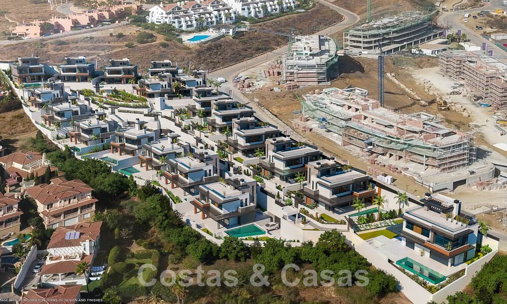Elegantes y modernas villas de nueva construcción en venta con vistas panorámicas cerca del golf en el valle de Mijas en la Costa del Sol 49069