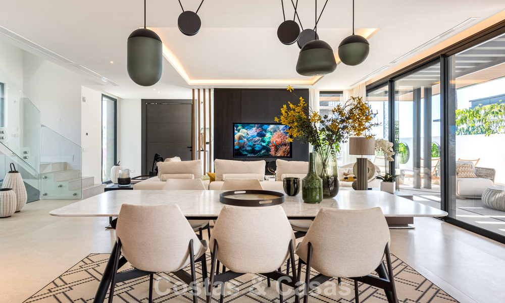 Elegantes y modernas villas de nueva construcción en venta con vistas panorámicas cerca del golf en el valle de Mijas en la Costa del Sol 797828