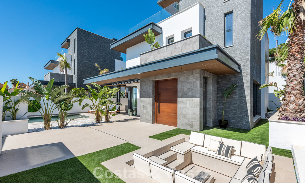 Elegantes y modernas villas de nueva construcción en venta con vistas panorámicas cerca del golf en el valle de Mijas en la Costa del Sol 797836