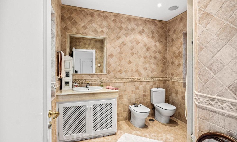 Formidable villa familiar mediterránea en venta con vistas panorámicas en un complejo de golf prestigioso en Benahavis - Marbella 45777