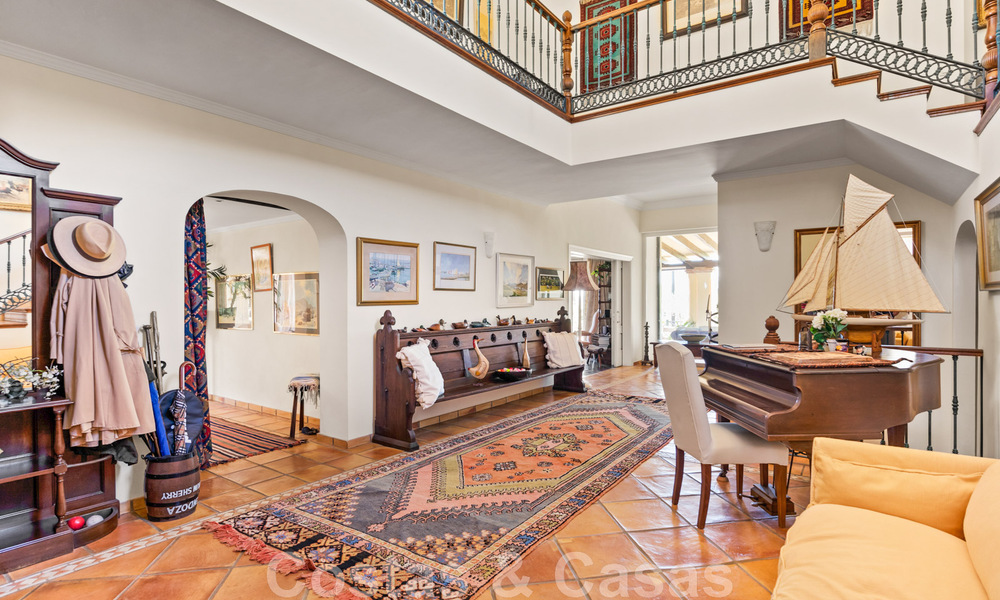 Formidable villa familiar mediterránea en venta con vistas panorámicas en un complejo de golf prestigioso en Benahavis - Marbella 45781