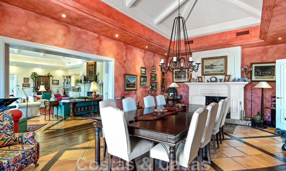 Formidable villa familiar mediterránea en venta con vistas panorámicas en un complejo de golf prestigioso en Benahavis - Marbella 45791