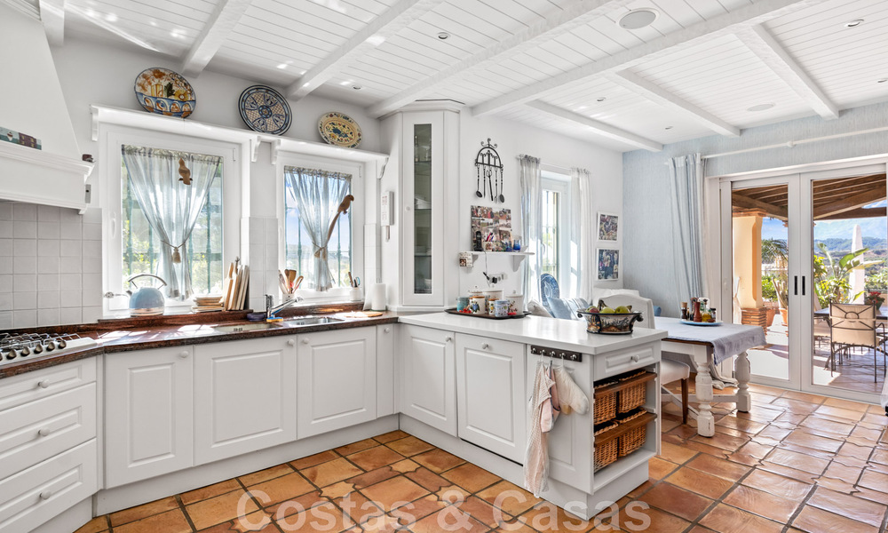 Formidable villa familiar mediterránea en venta con vistas panorámicas en un complejo de golf prestigioso en Benahavis - Marbella 45795