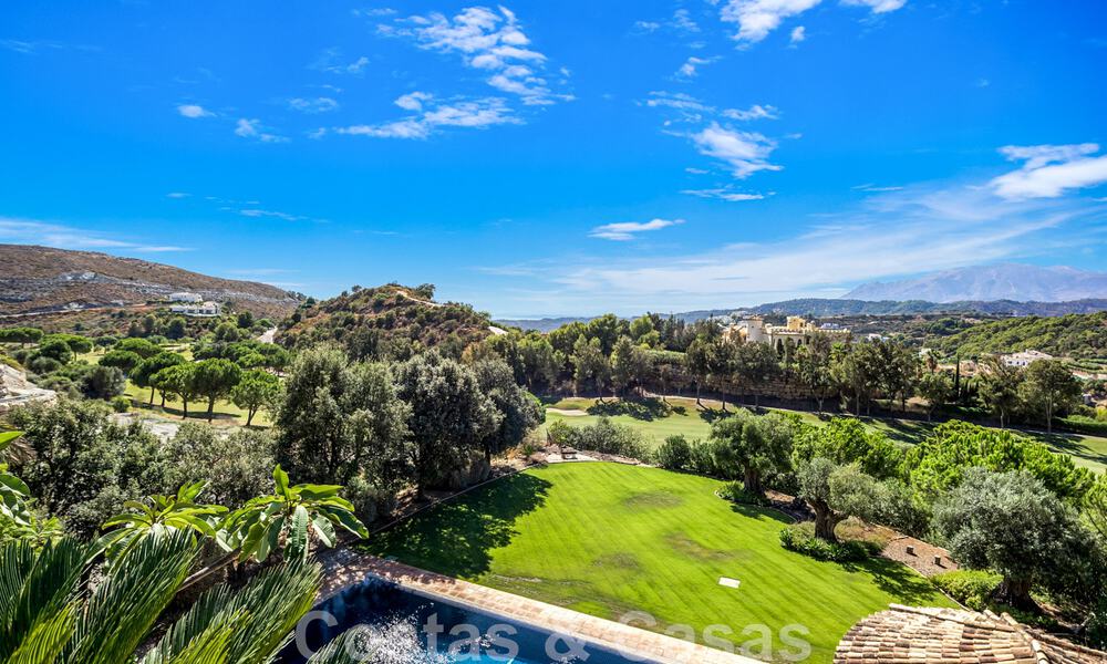 Formidable villa familiar mediterránea en venta con vistas panorámicas en un complejo de golf prestigioso en Benahavis - Marbella 45797
