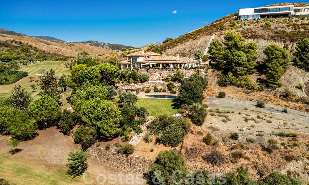 Formidable villa familiar mediterránea en venta con vistas panorámicas en un complejo de golf prestigioso en Benahavis - Marbella 45799