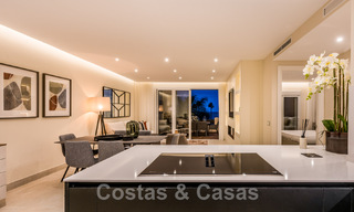 Se vende apartamento recién reformado, listo para entrar a vivir, en un complejo de playa, con vistas al mar en la Nueva Milla de Oro, Estepona 46721 