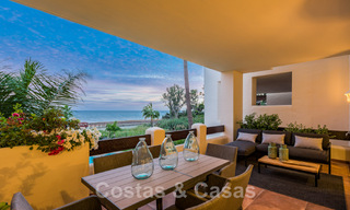 Se vende apartamento recién reformado, listo para entrar a vivir, en un complejo de playa, con vistas al mar en la Nueva Milla de Oro, Estepona 46736 