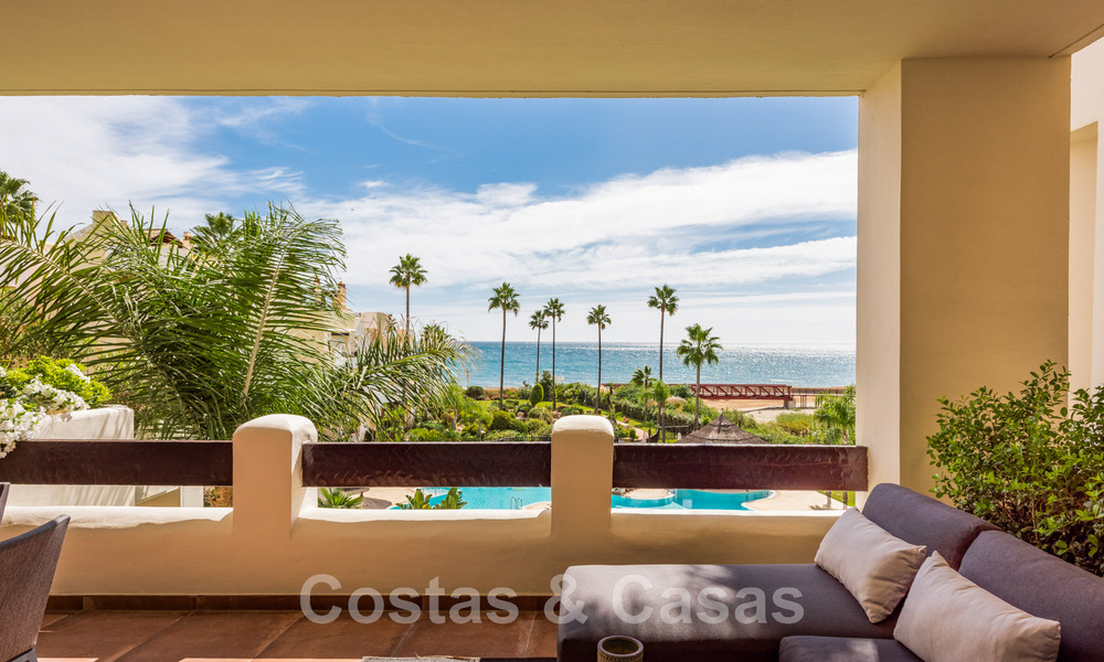 Se vende apartamento recién reformado, listo para entrar a vivir, en un complejo de playa, con vistas al mar en la Nueva Milla de Oro, Estepona 46739