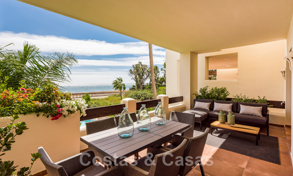Se vende apartamento recién reformado, listo para entrar a vivir, en un complejo de playa, con vistas al mar en la Nueva Milla de Oro, Estepona 46743
