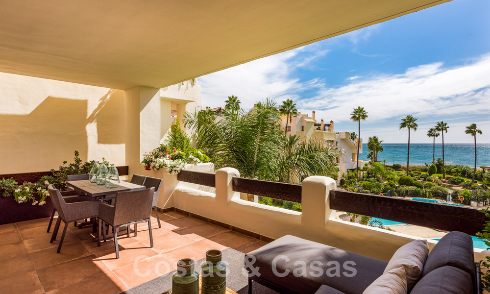 Se vende apartamento recién reformado, listo para entrar a vivir, en un complejo de playa, con vistas al mar en la Nueva Milla de Oro, Estepona 46744