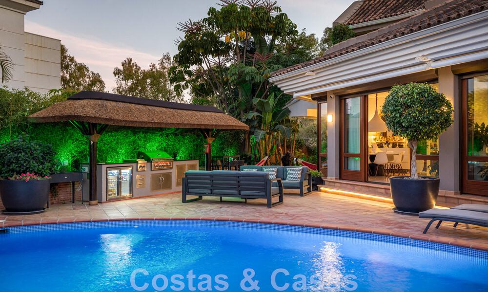 Exclusiva villa de lujo mediterránea en venta con vistas al campo de golf en la codiciada zona residencial de La Quinta, Benahavís - Marbella 48496