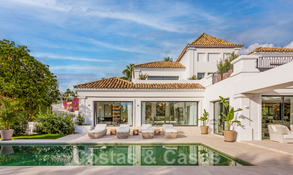 Villa de diseño en venta rodeada de campos de golf en el valle de Nueva Andalucía, Marbella 48764