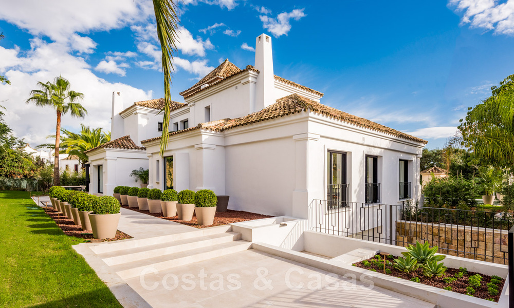 Villa de diseño en venta rodeada de campos de golf en el valle de Nueva Andalucía, Marbella 48765
